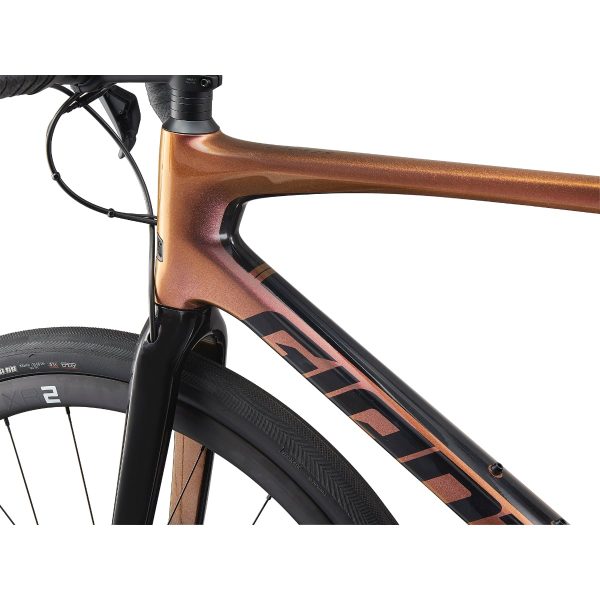 Giant Revolt Advanced Pro 1 (2021)